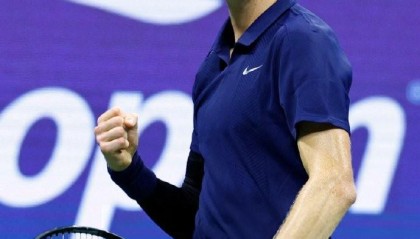 单赛季四大满贯全部跻身决赛，辛纳成为公开赛年代第四人